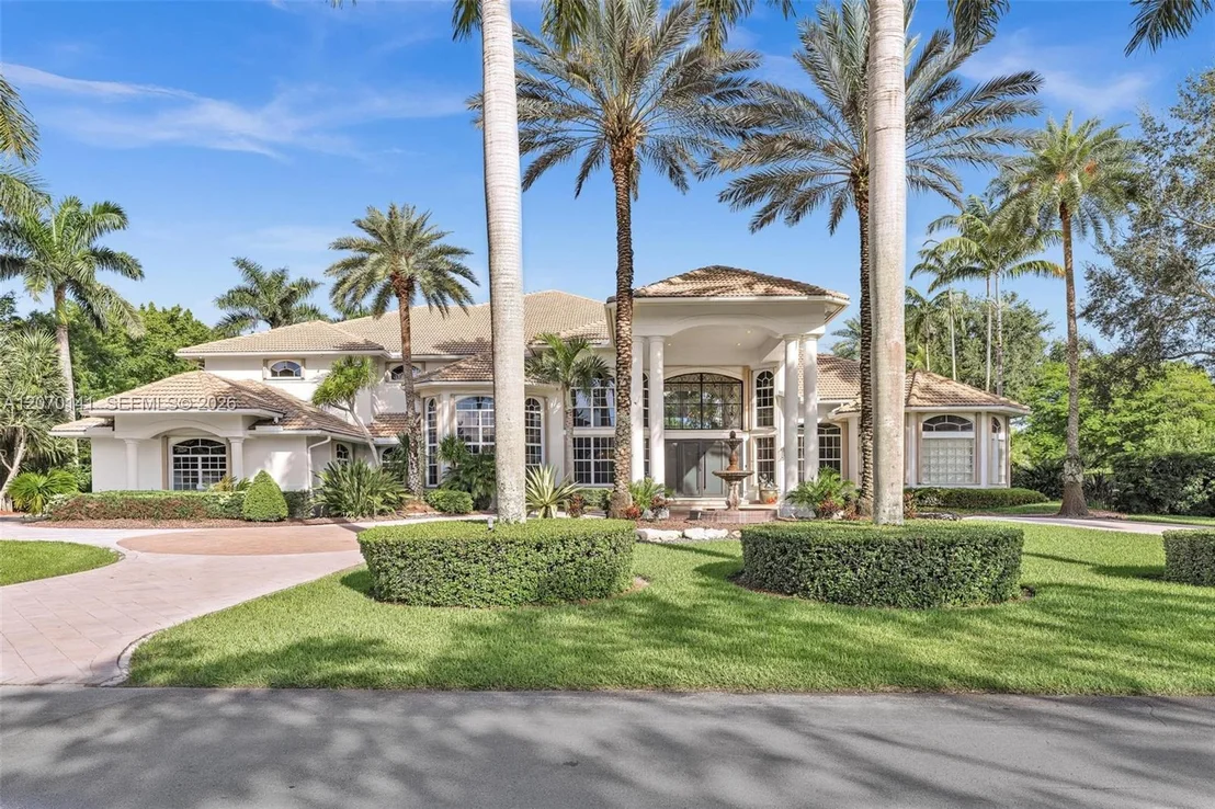 Photo of 3828 Pine Lake Dr