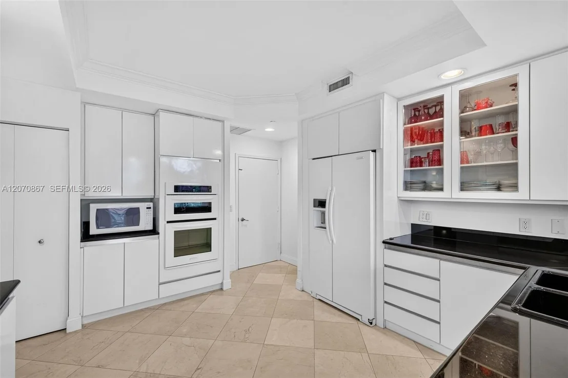 Photo of Unit 403 at 21050 Point Pl