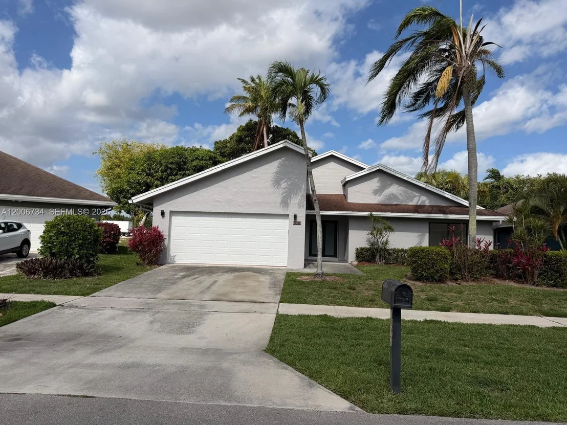 Photo of 7917 Chula Vista Cres