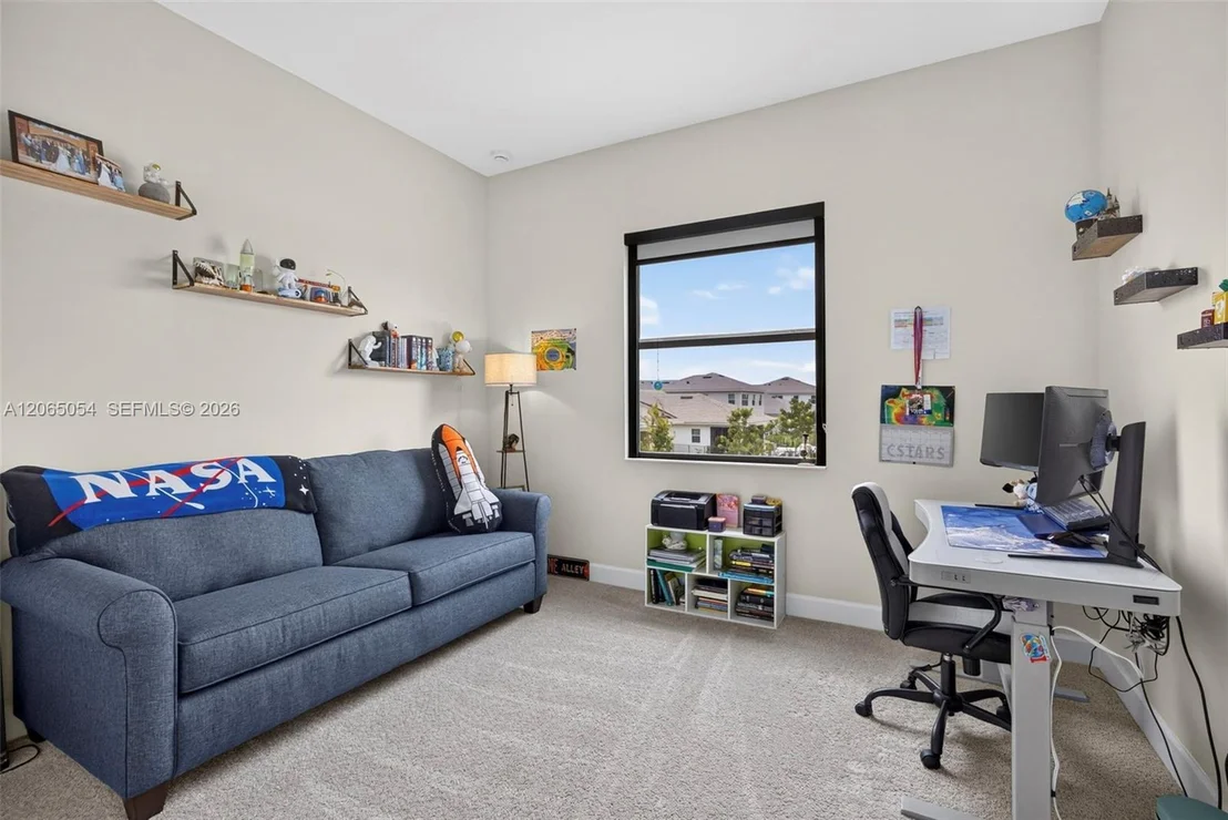 Photo of 5691 Bristlecone Commoms