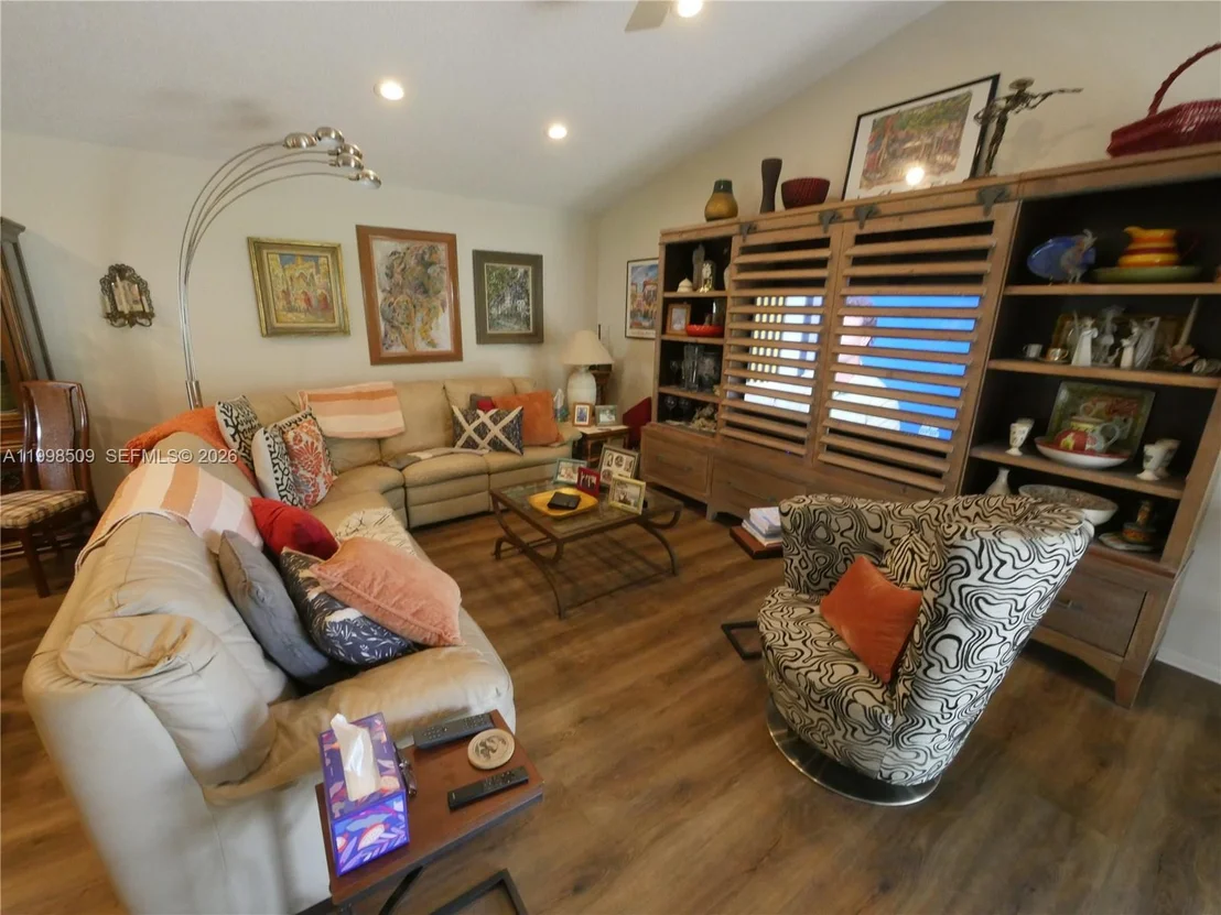 Photo of 23359 Barlake Dr
