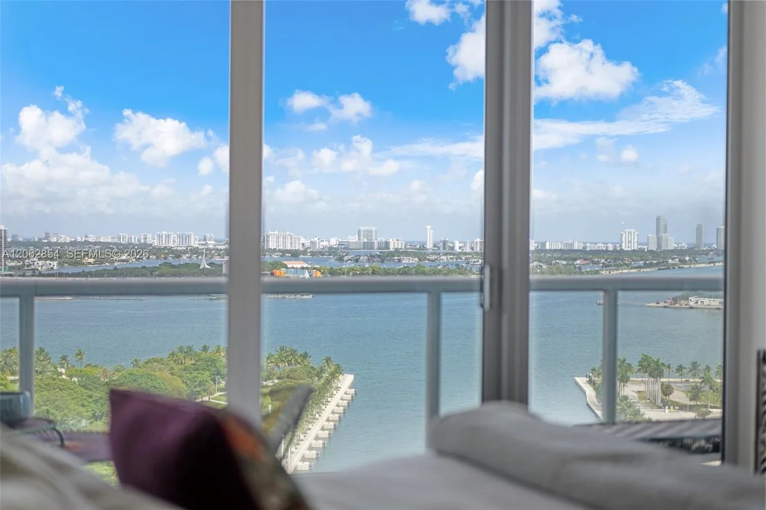 Photo of Unit 2009 at 888 Biscayne Blvd