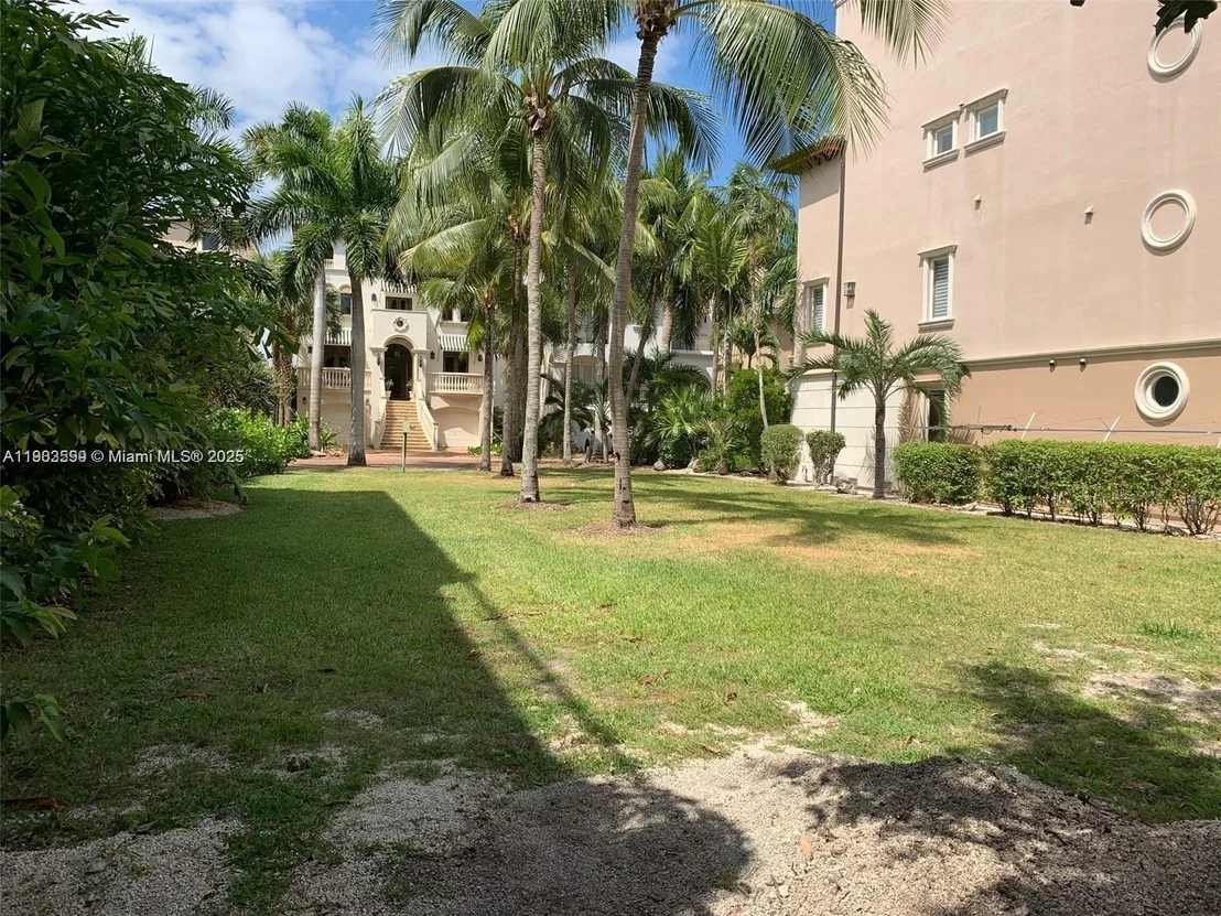 Photo of 5863 Paradise Point Dr