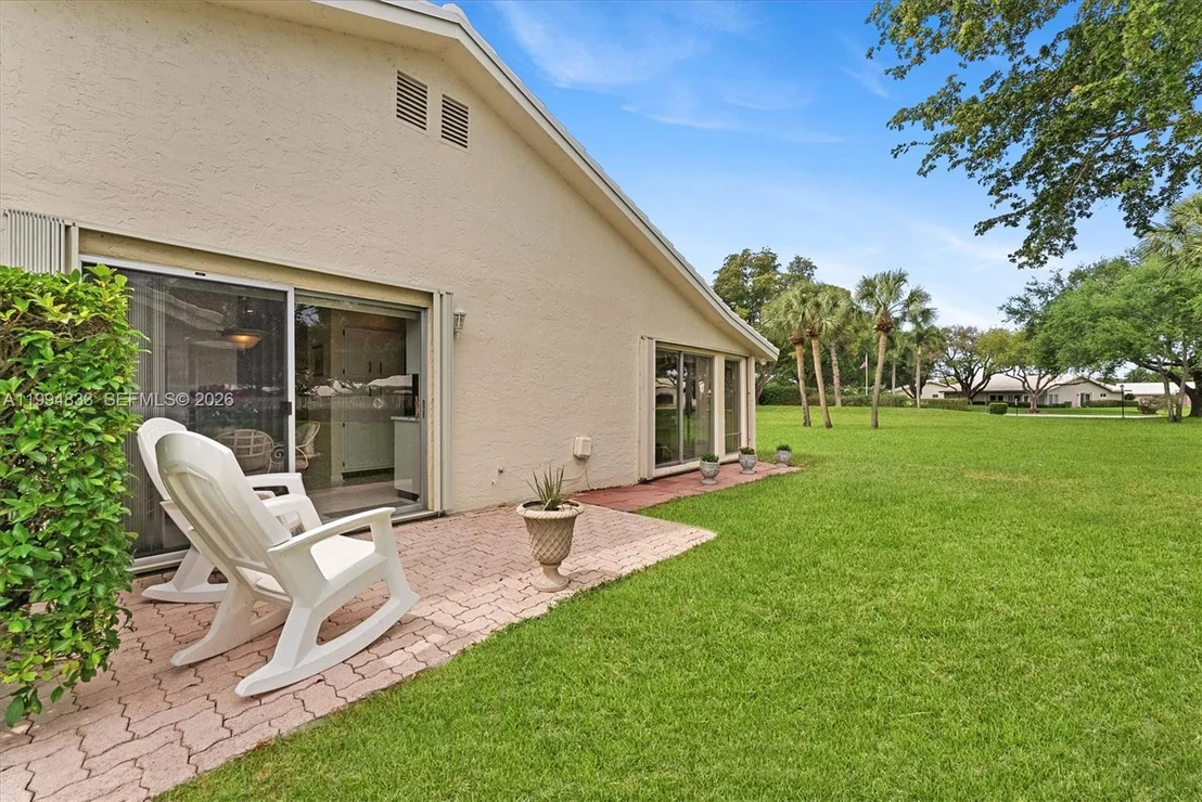 Photo of 5669 Pinecrest Cir