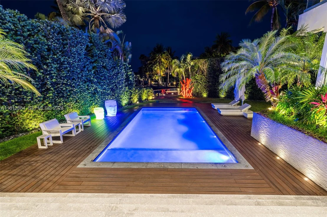 Photo of 420 Island Dr