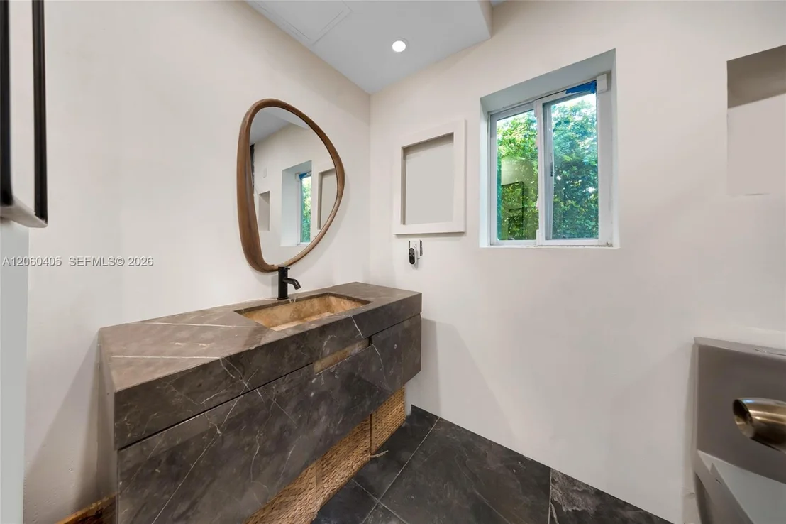 Photo of 1324 Normandy Dr