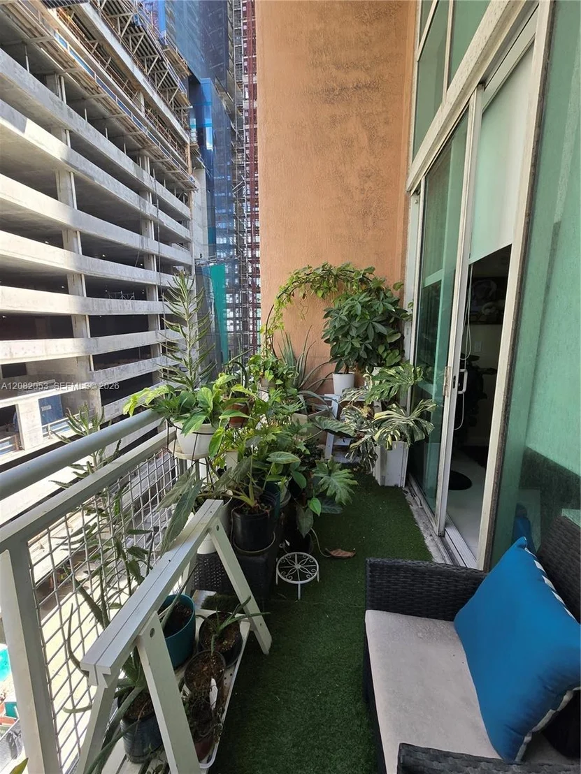 Photo of Unit 652 at 244 Biscayne Blvd