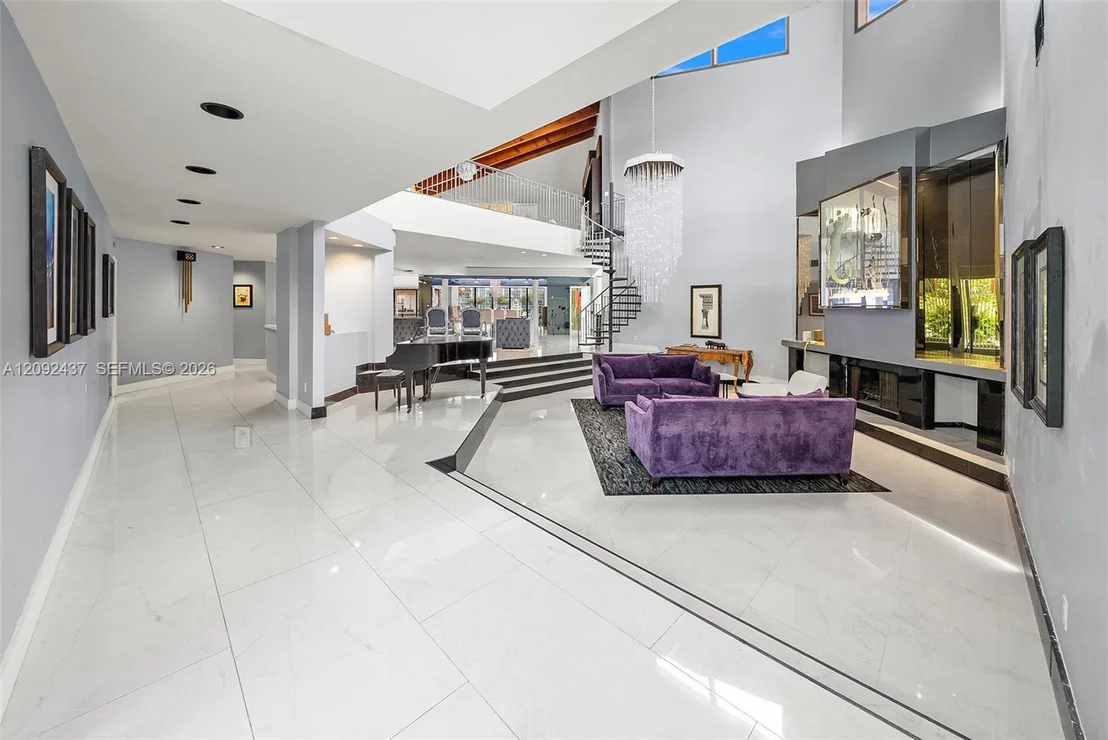 Photo of 507 Palm Dr