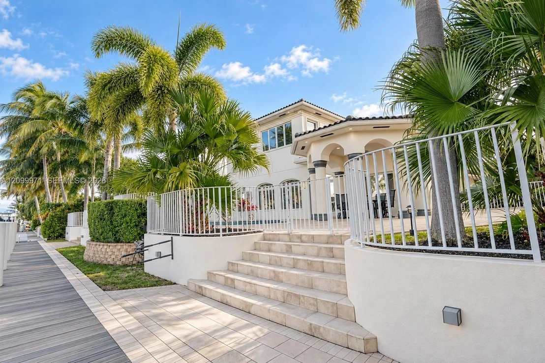 Photo of 5111 NE 30th Ave