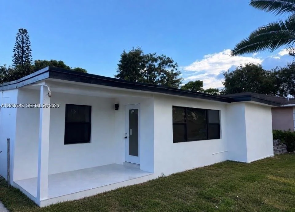 Photo of 2324 Service Rd