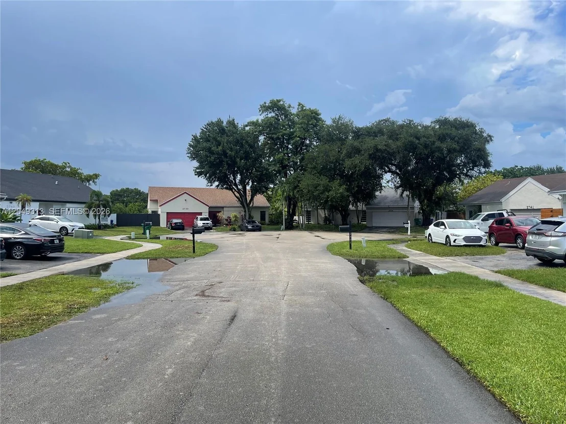 Photo of 2811 Devonwood Ave