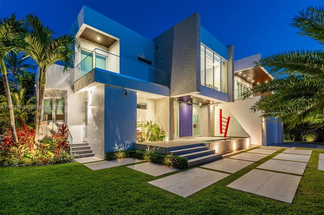 Photo of 420 Island Dr