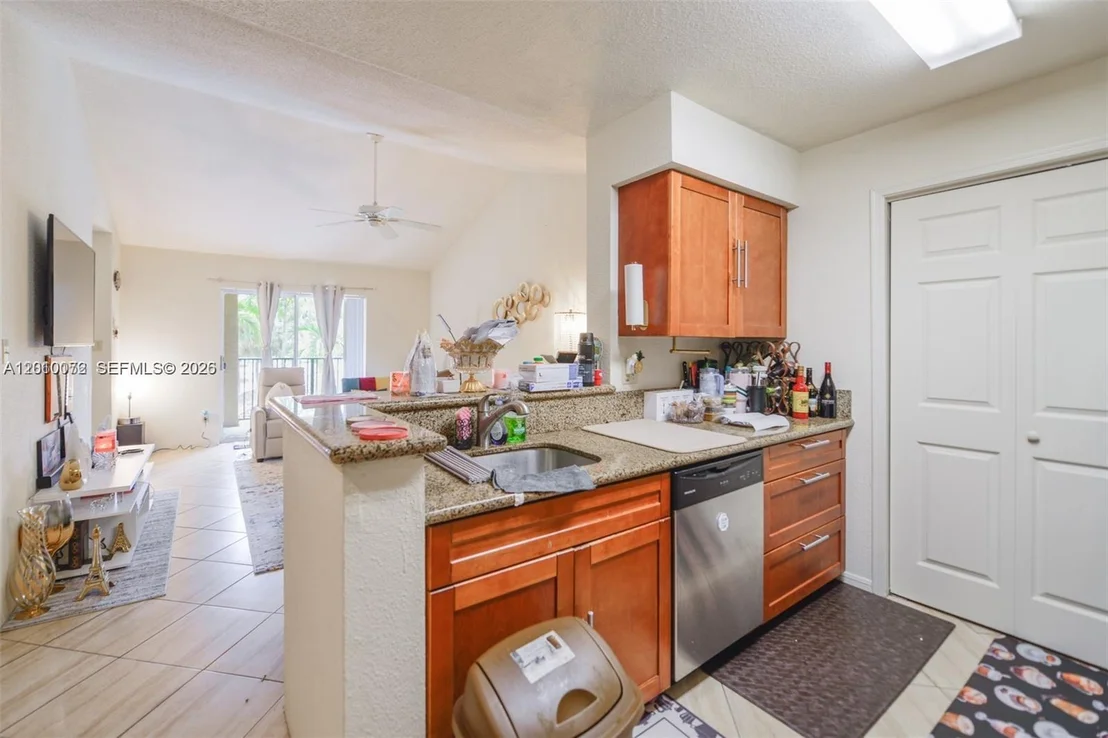 Photo of Unit 735 at 875 Riverside Dr