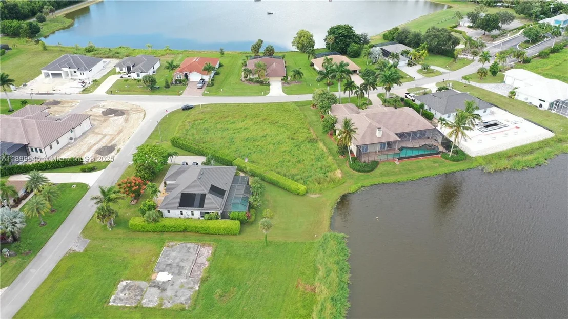 Photo of 18018 Royal Hammock Blvd