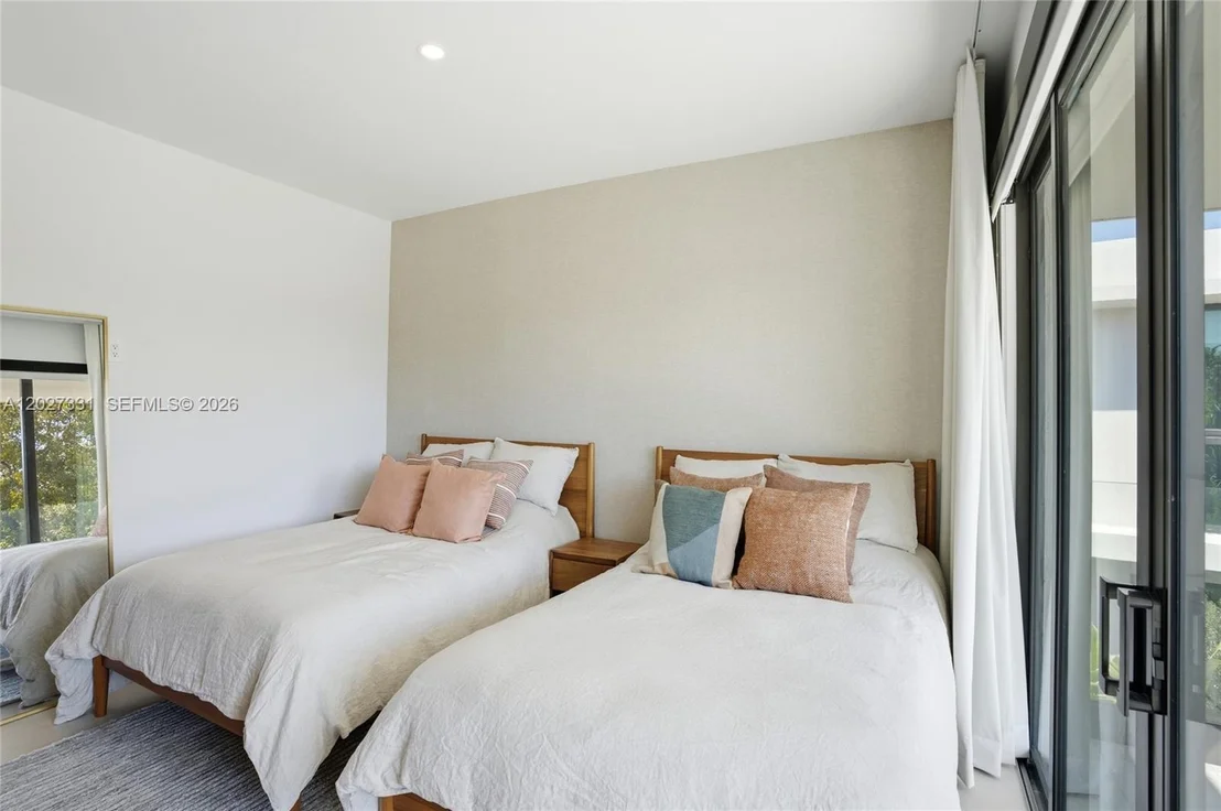 Photo of 4354 Alton Rd