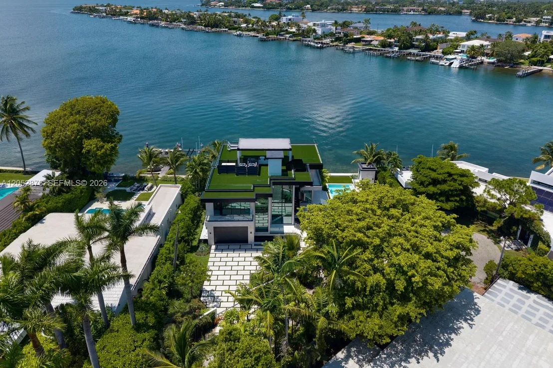 Photo of 1141 N Biscayne Point Rd