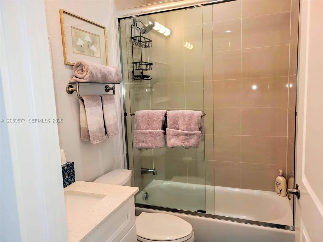 Photo of 554 Gordon Cir