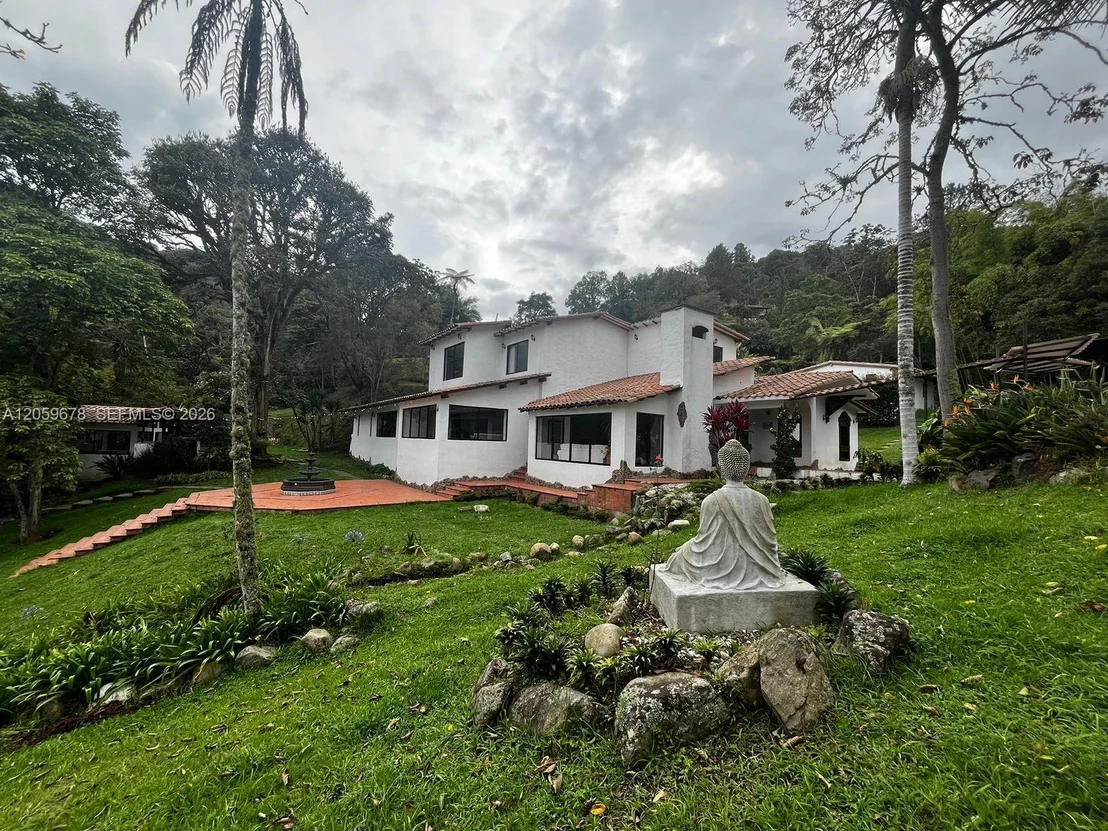 Photo of 123 El Retiro