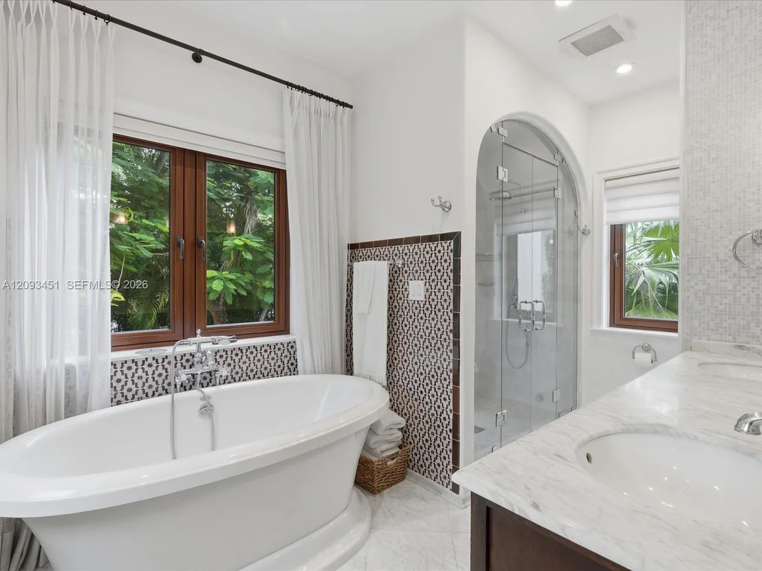 Photo of 421 Sarto Ave