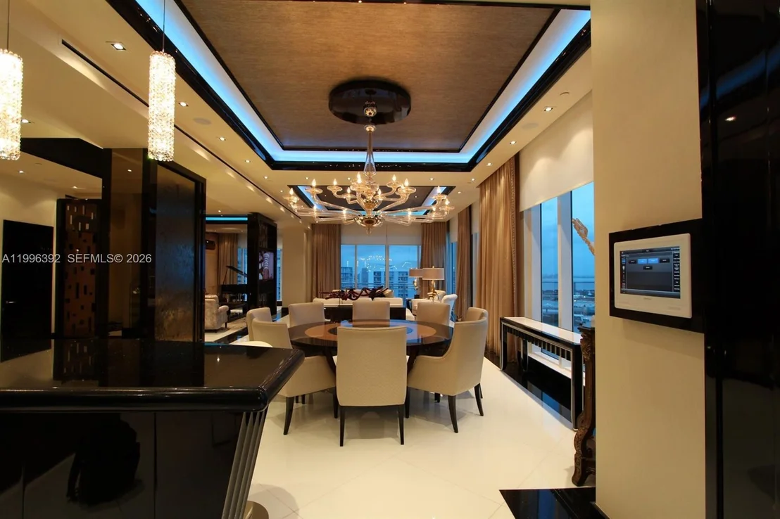 Photo of Unit PH3403 at 900 Brickell Key Blvd