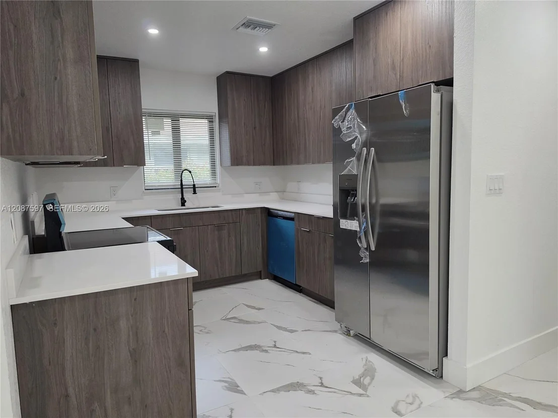 Photo of 348 NW 8th St