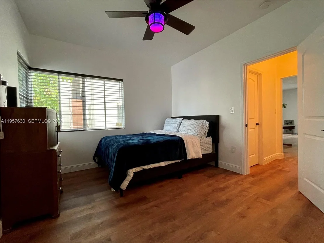 Photo of Unit 4 at 2463 Pine Tree Dr