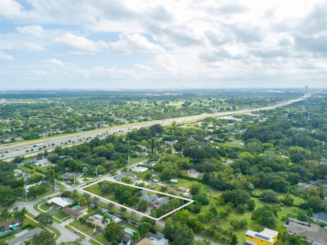 Photo of 5400 Palm Tree Rd