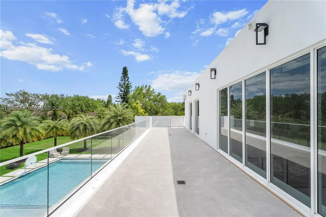 Photo of 6285 Old Cutler Rd