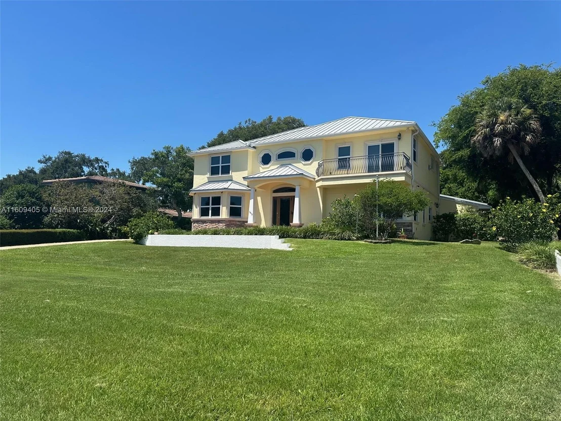 Photo of 1613 N Indian River Drive