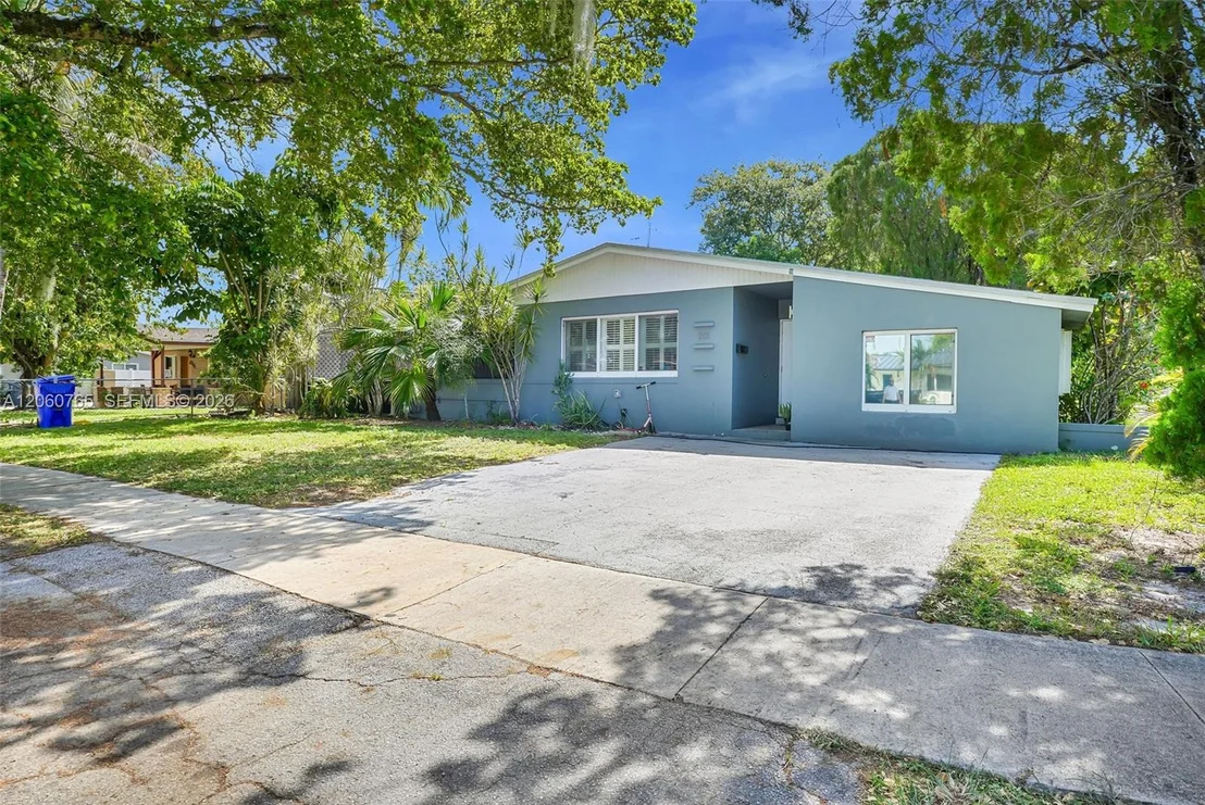 Photo of 201 N 68th Way