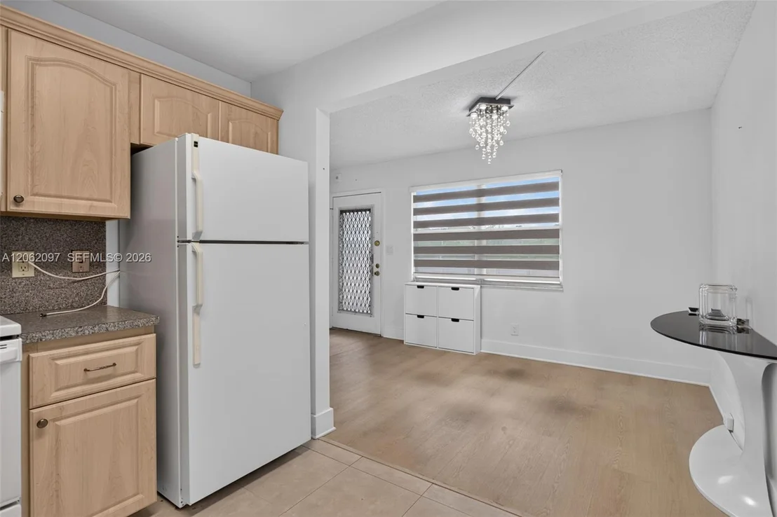 Photo of Unit D2 at 1903 Bermuda Cir