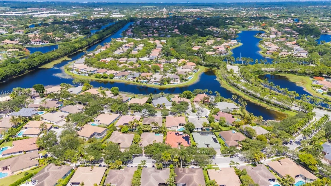 Photo of 3852 Oak Ridge Cir