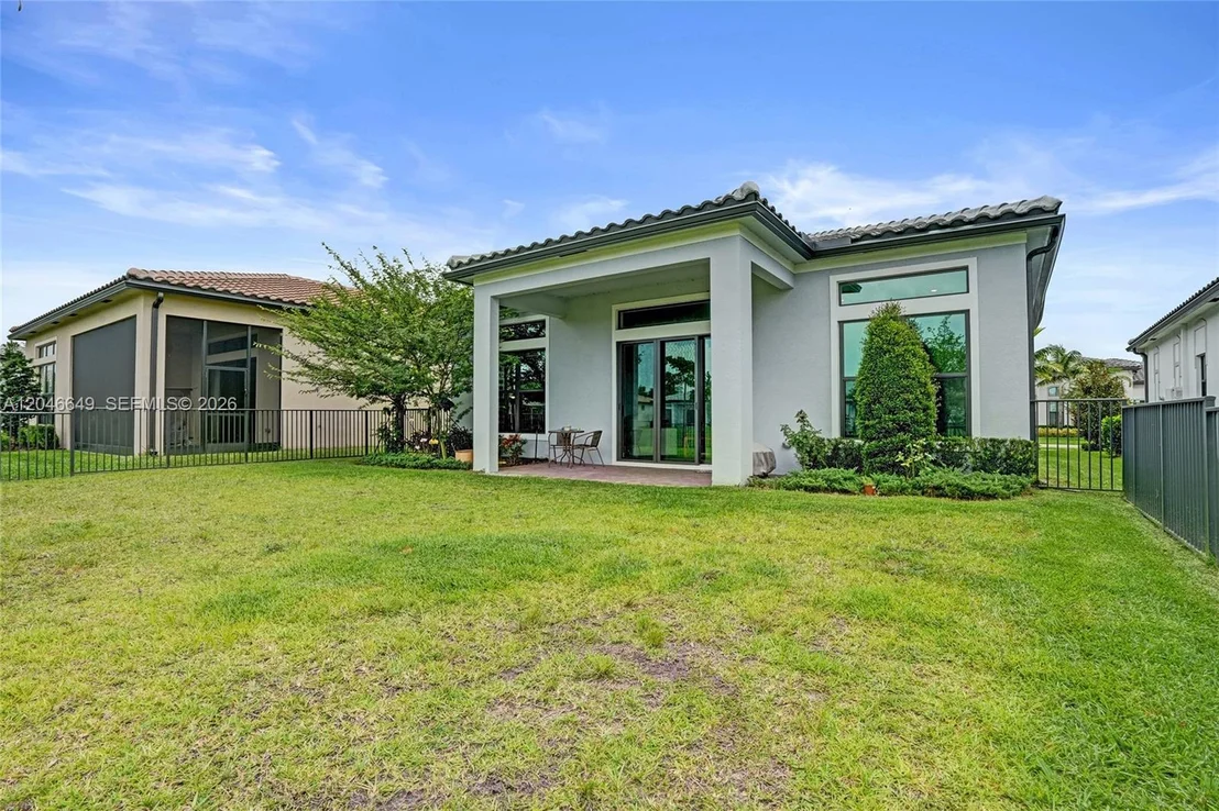 Photo of 8147 Juniper Dr