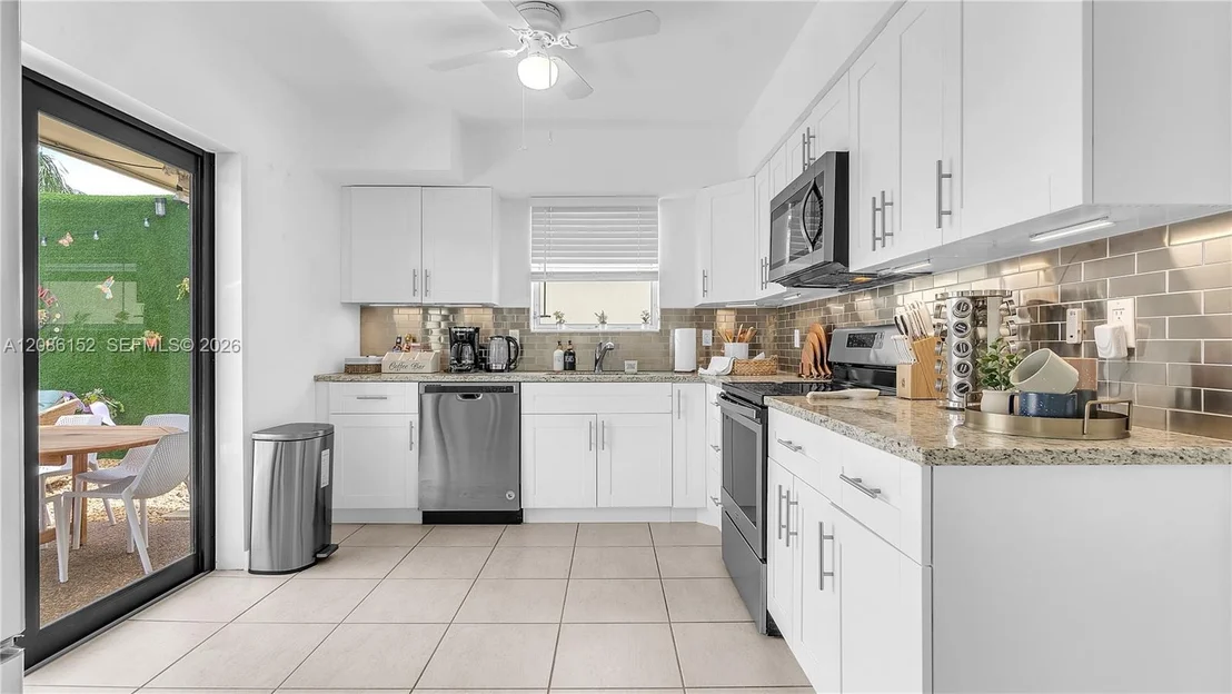 Photo of 151 SE 9th Ct