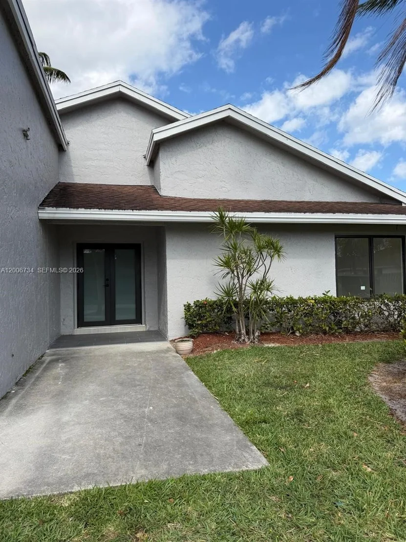 Photo of 7917 Chula Vista Cres