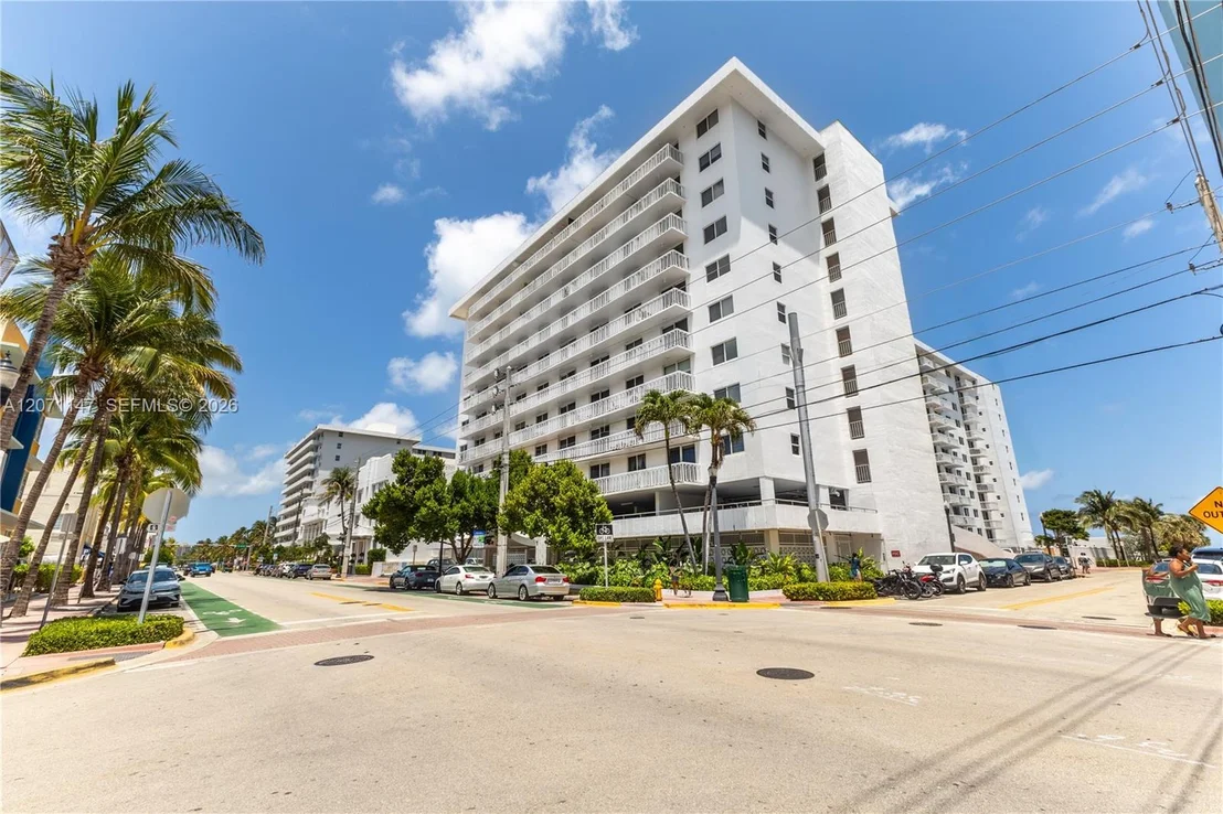 Photo of Unit 607 at 401 Ocean Dr