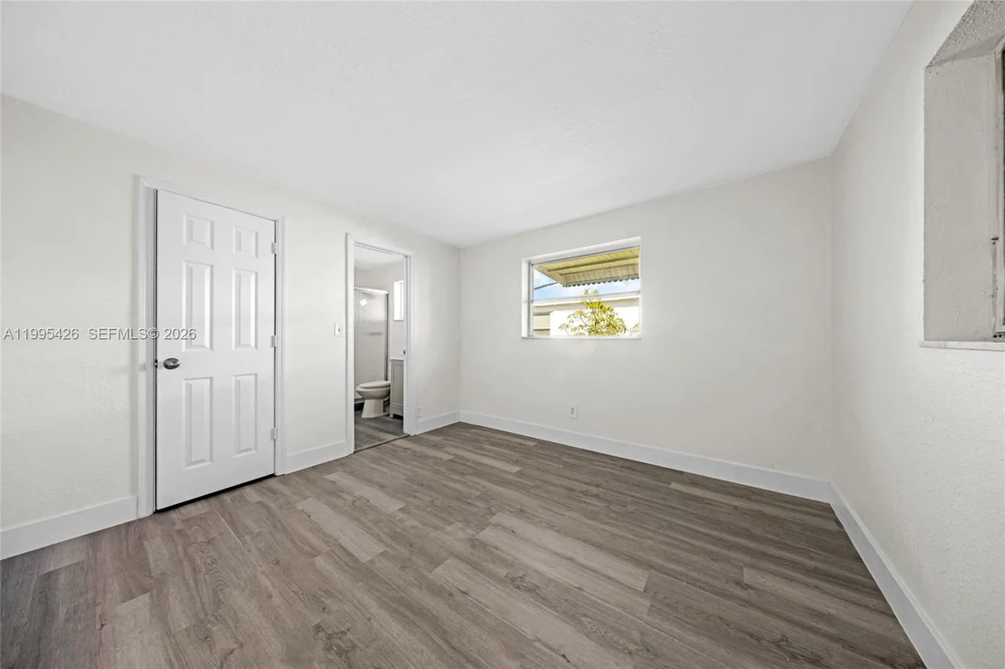 Photo of 2520 NW 2nd Dr