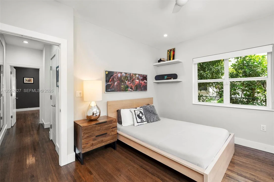 Photo of 9172 Carlyle Ave