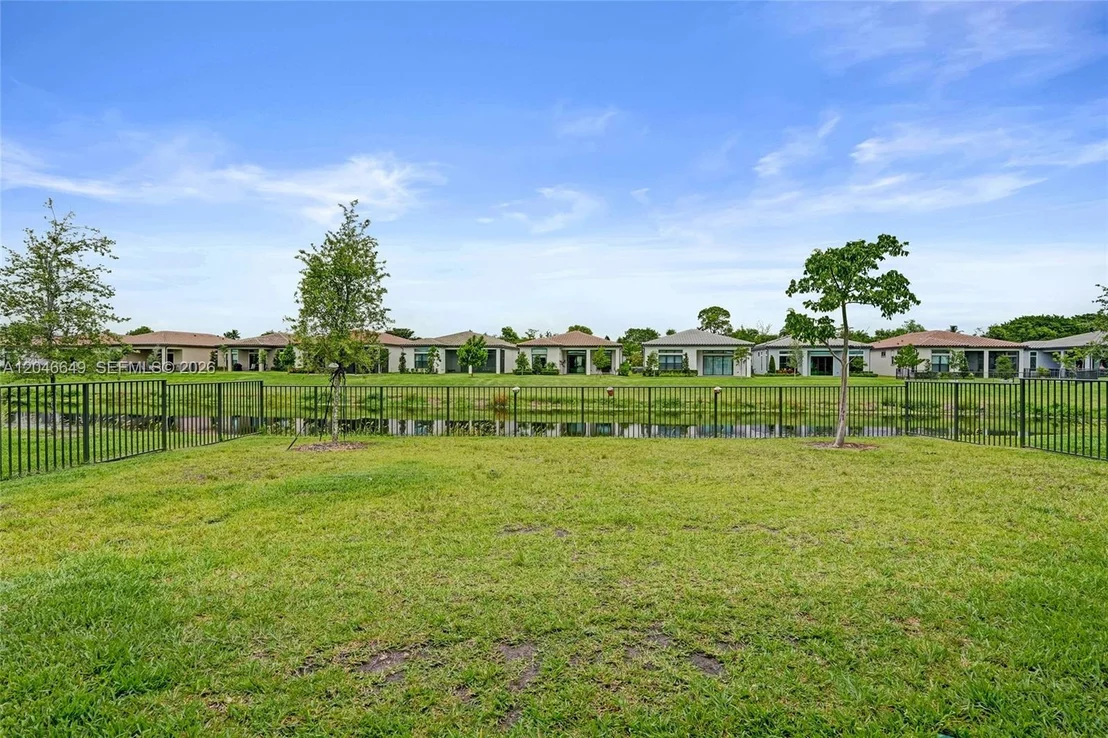 Photo of 8147 Juniper Dr