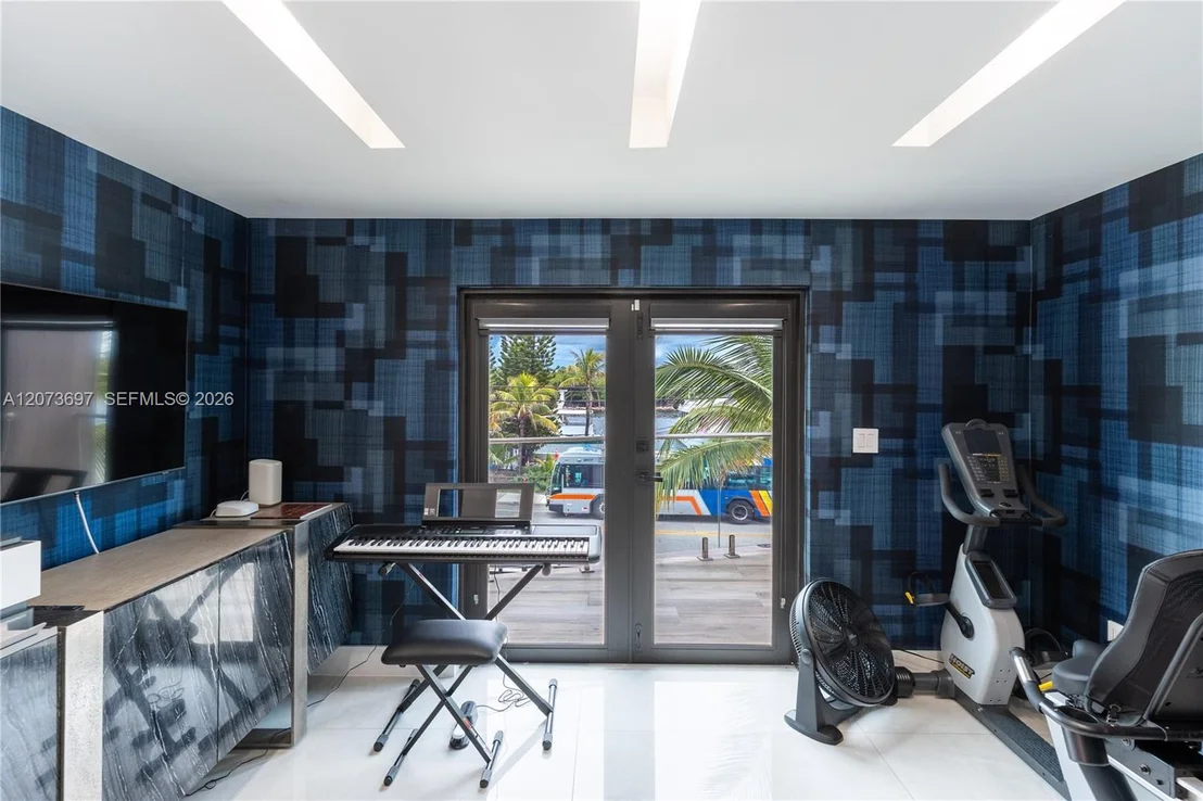 Photo of 5601 N Ocean Dr
