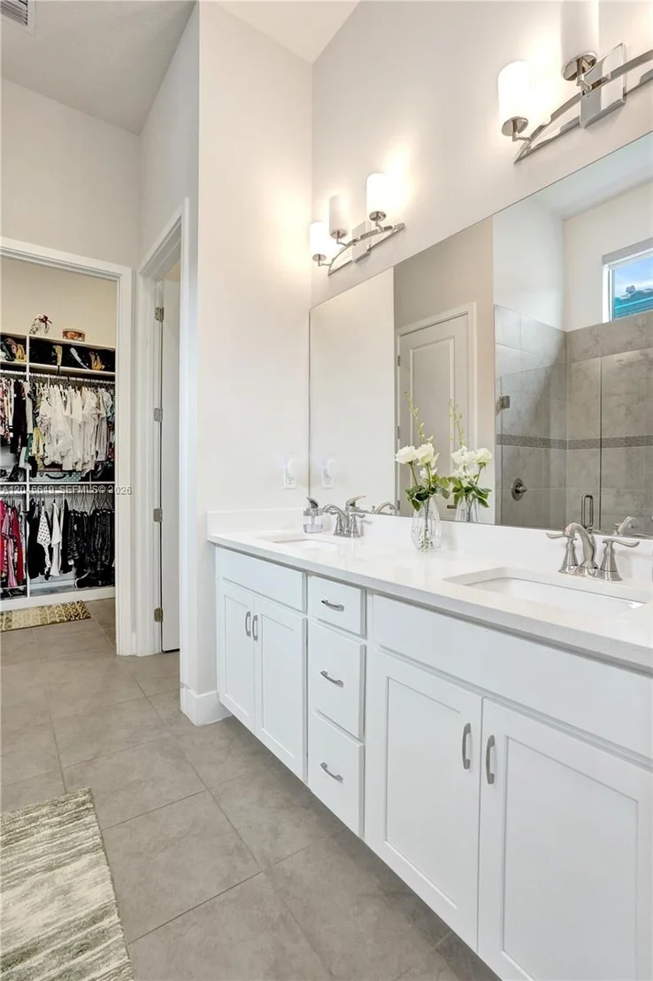 Photo of 8147 Juniper Dr