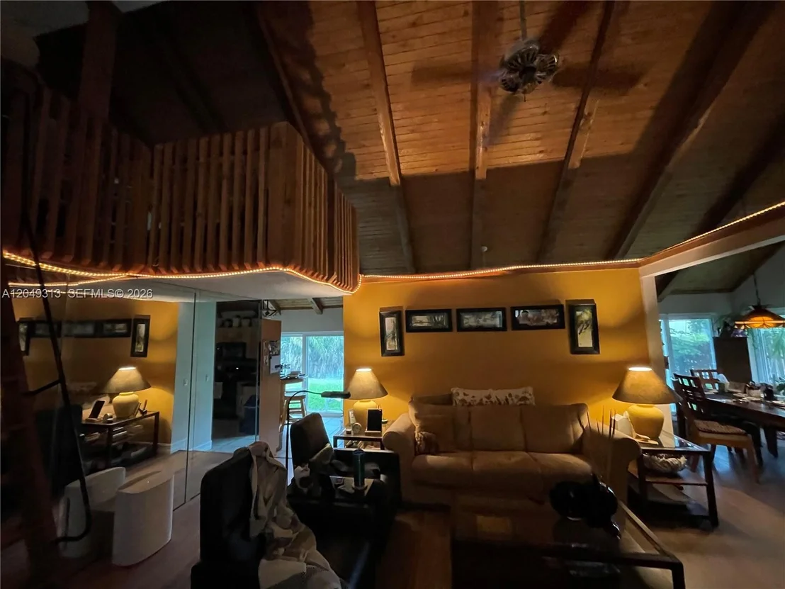 Photo of 2811 Devonwood Ave