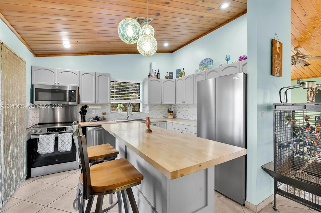 Photo of 422 Calle Limon