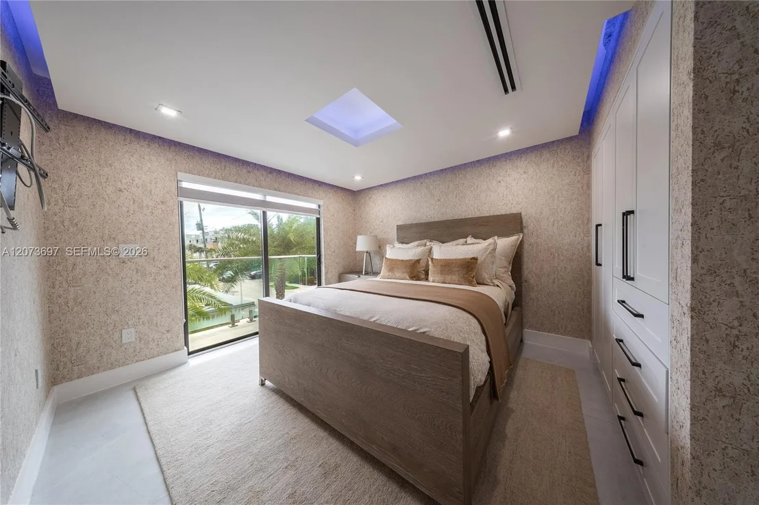 Photo of 5601 N Ocean Dr