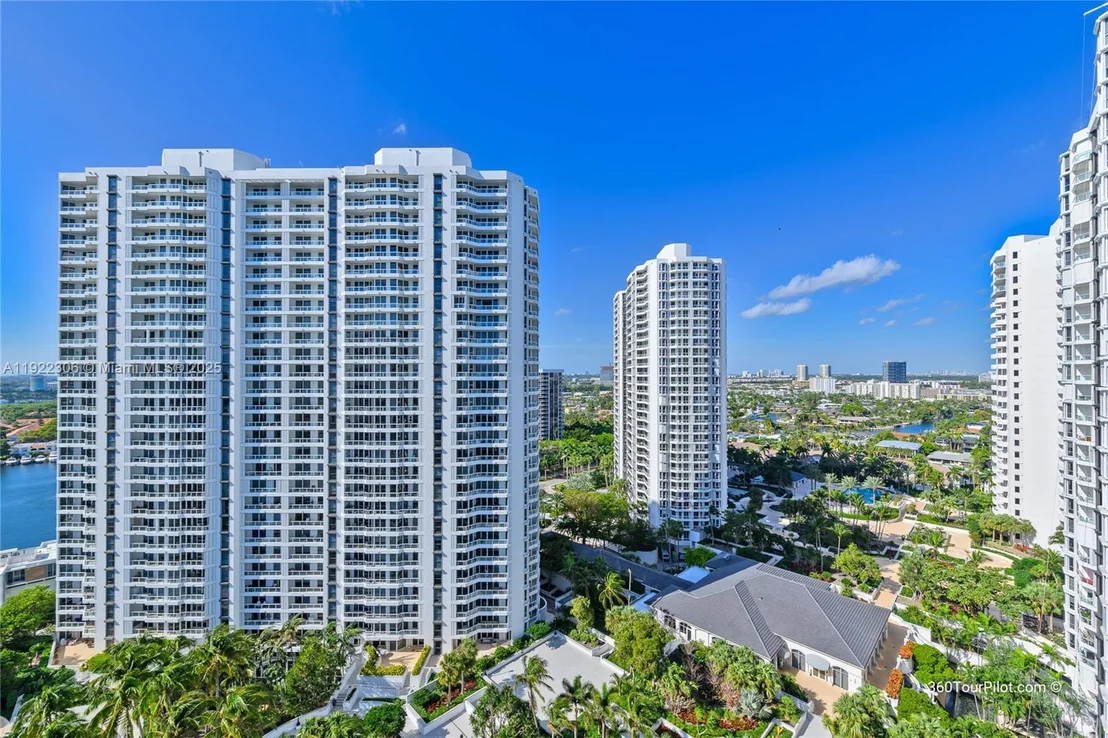 Photo of Unit 2001 at 21050 Point Pl