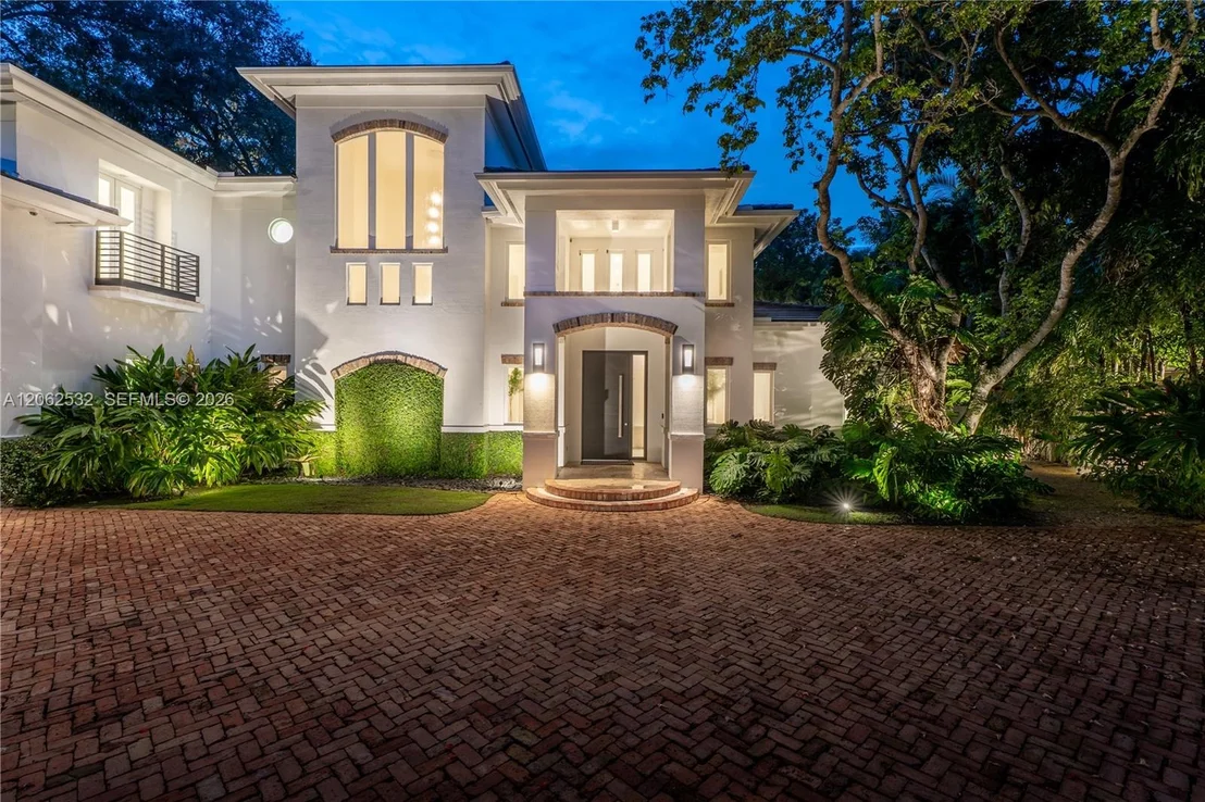 Photo of 2820 Brickell Ave
