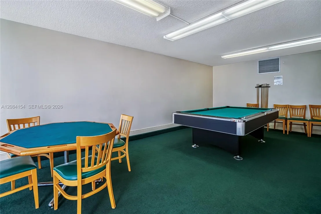 Photo of Unit 901 at 800 Parkview Dr