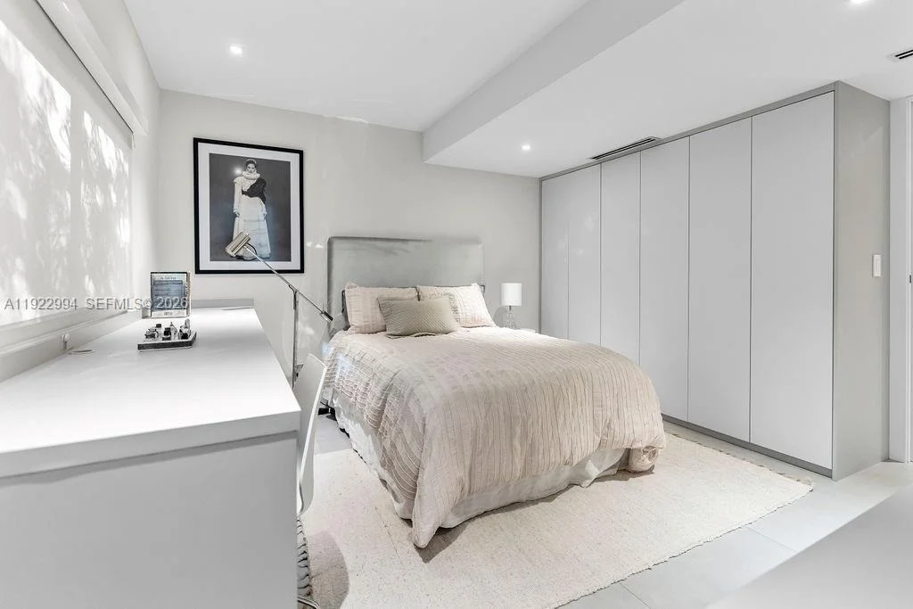 Photo of 4095 Battersea Rd
