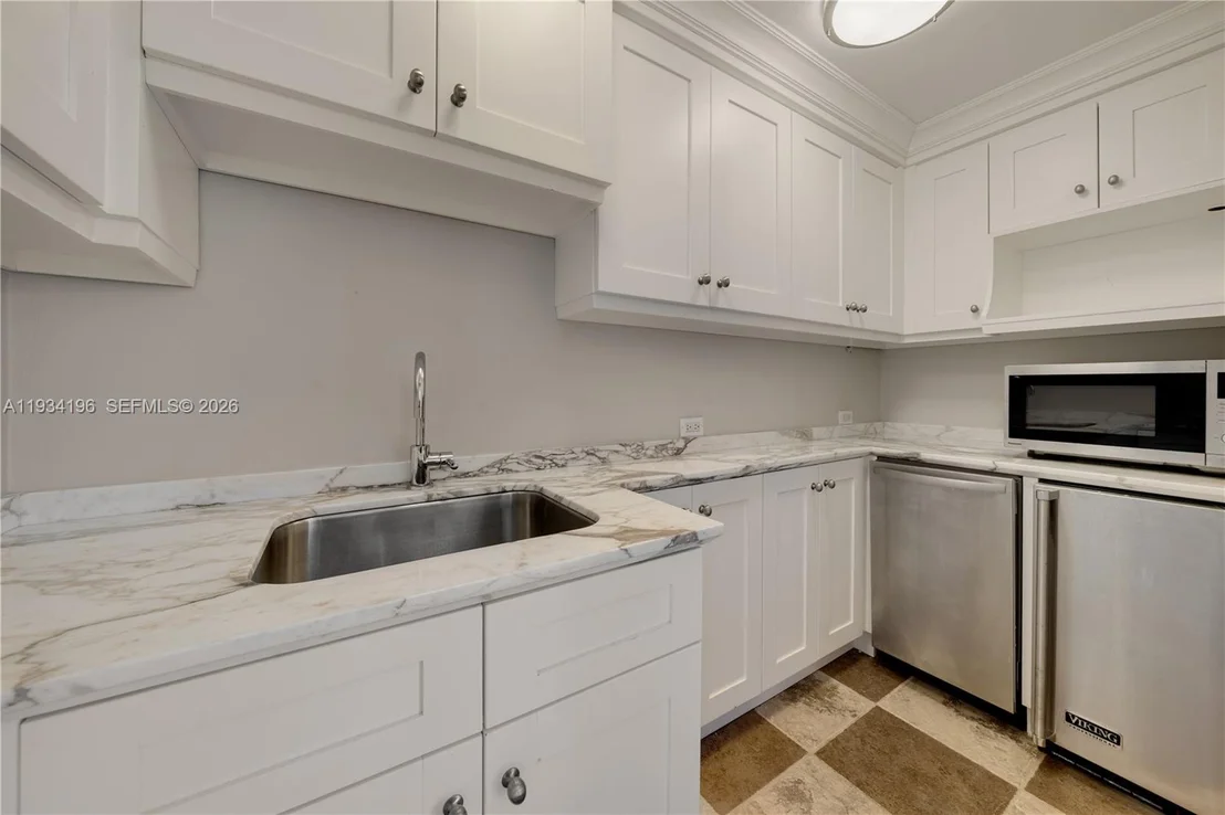 Photo of 100 Cape Florida Dr