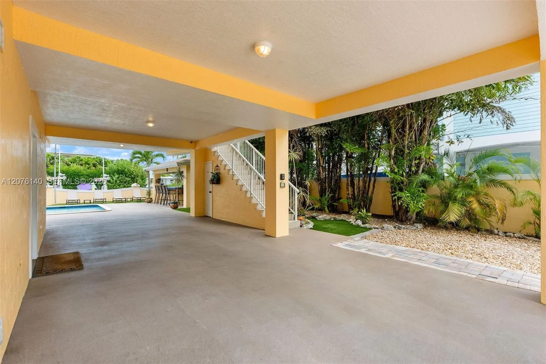 Photo of 984 Shaw Dr